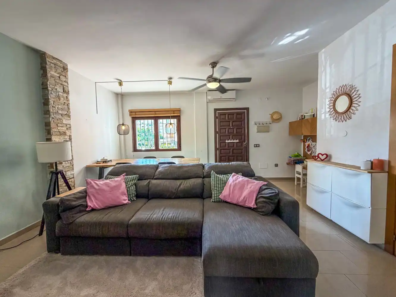 Sala de estar de Casa adosada en venta en Torrox con Aire acondicionado, Calefacción y Terraza
