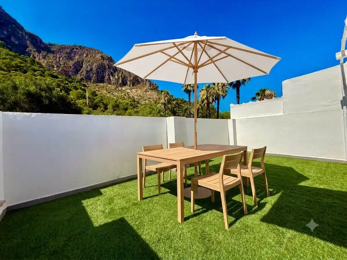 Terrasse von Einfamilien-Reihenhaus zum Verkauf in Tavernes de la Valldigna mit Klimaanlage und Terrasse