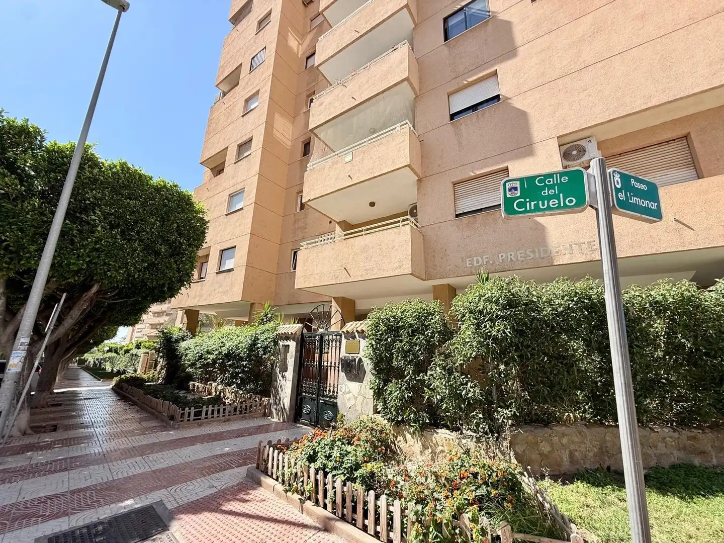 Exterior view of Flat for sale in Roquetas de Mar  with Air Conditioner, Heating and Terrace