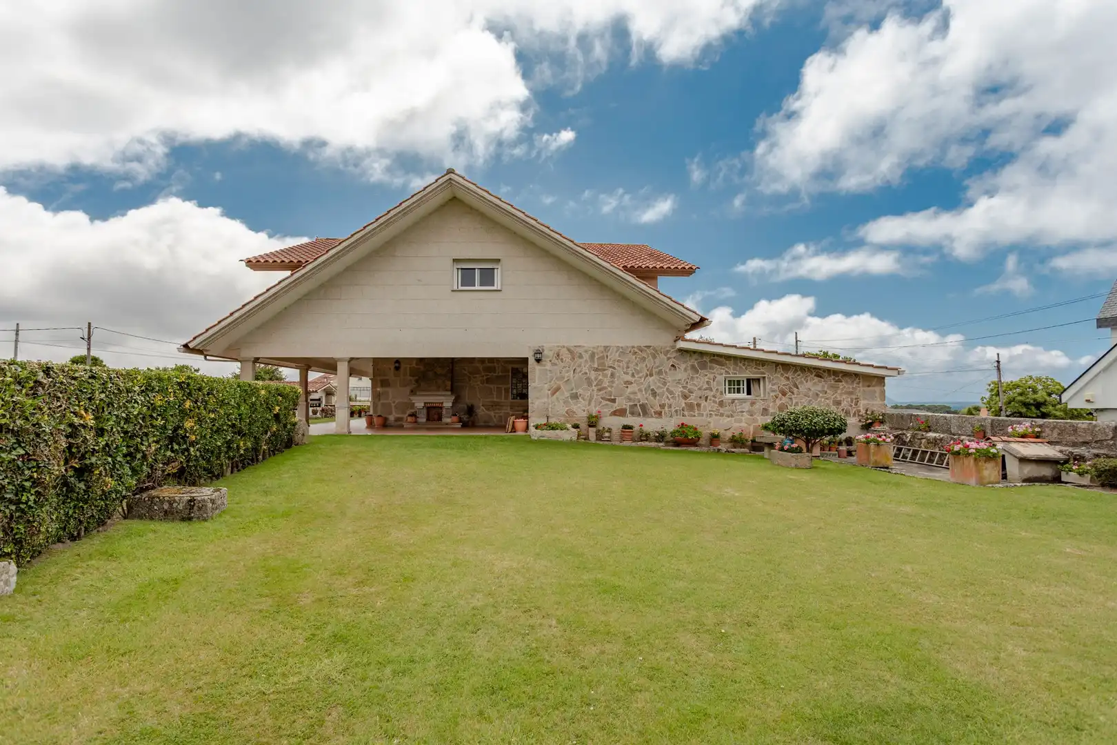 Vista exterior de Casa o chalet en venta en Vigo  con Calefacción, Jardín privado y Parquet