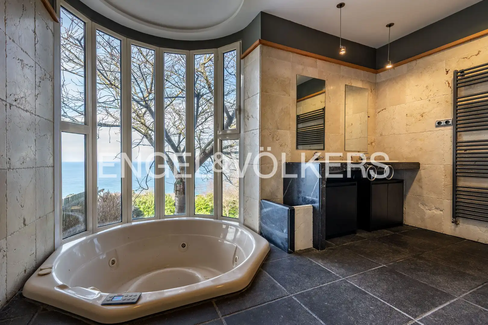 Baño de Casa o chalet en venta en Donostia - San Sebastián  con Aire acondicionado, Calefacción y Jardín privado