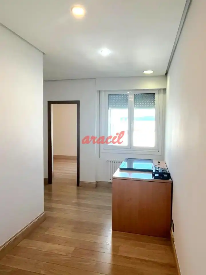 Piso en venta en Ourense Capital  con Calefacción, Terraza y Balcón