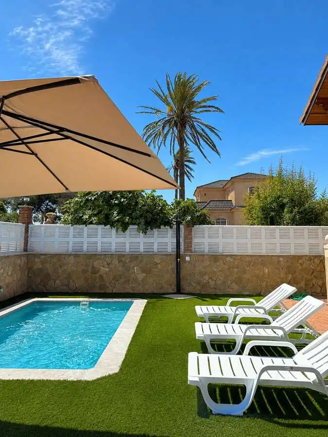 Piscina de Casa o chalet de alquiler en Roquetas de Mar con Jardín privado, Piscina y Amueblado