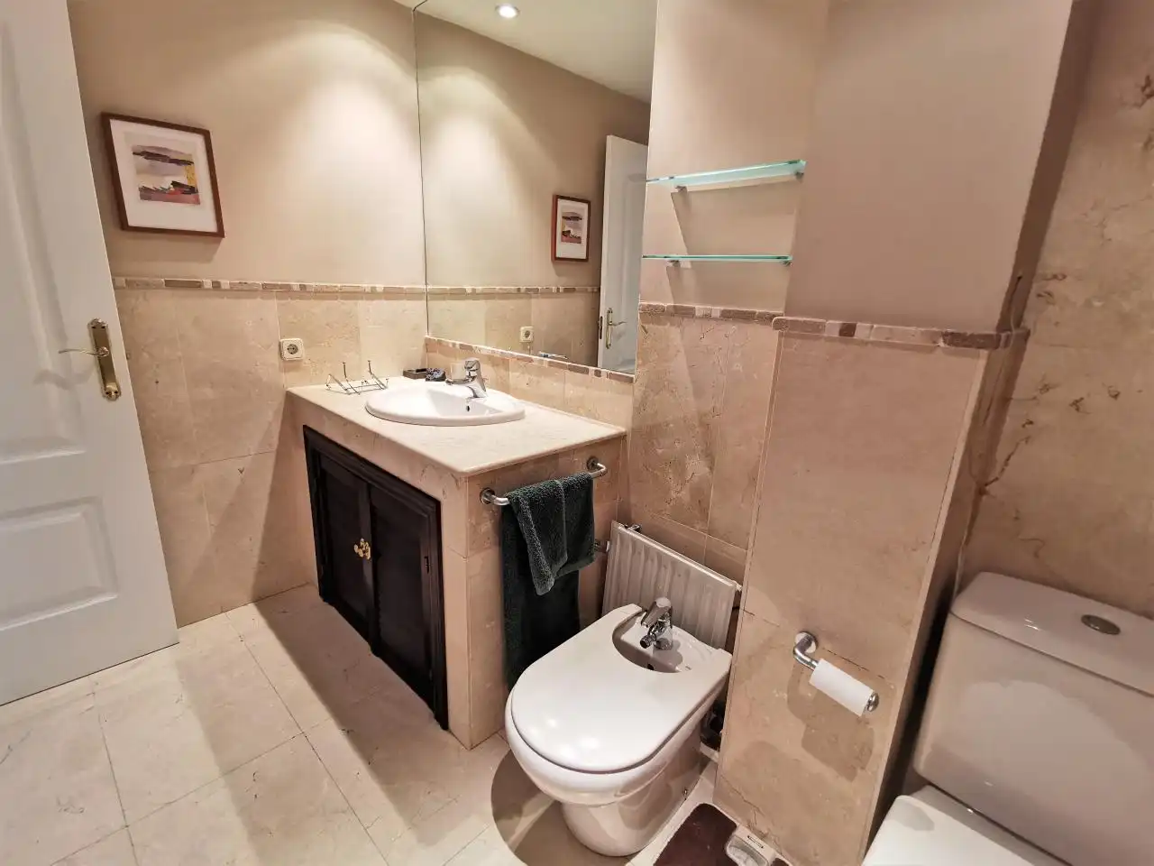 Bathroom of Apartments for rent in Madrid  with Air Conditioner, Heating and Storage room