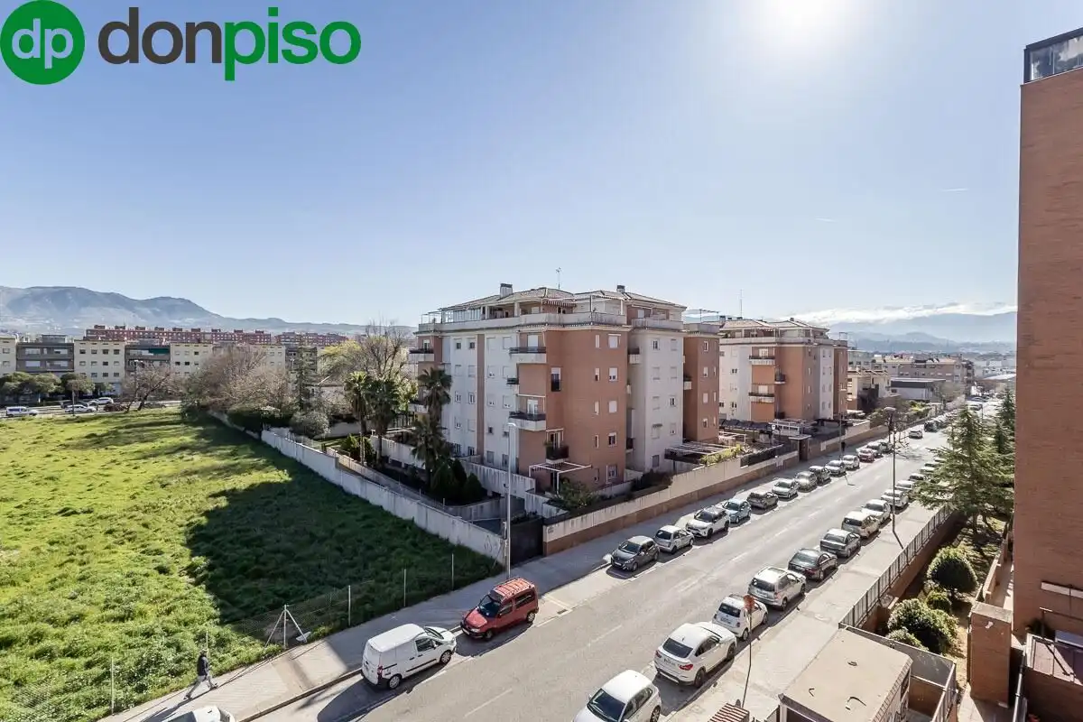 Exterior view of Flat for sale in Granada  with Air Conditioner, Terrace and Community pool