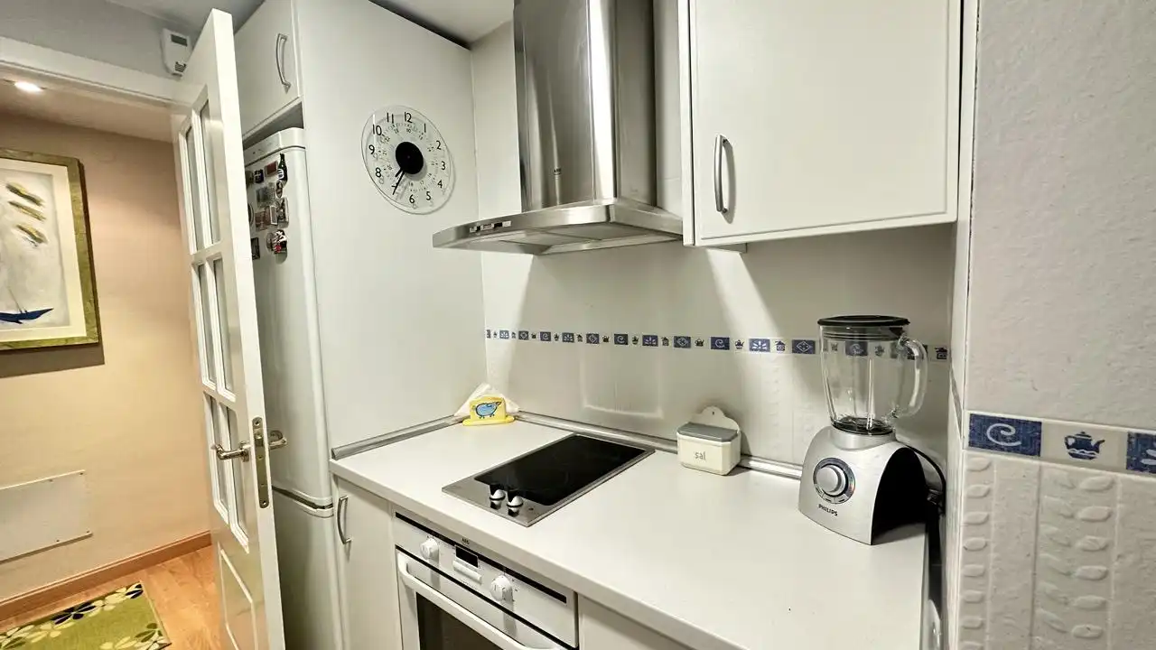 Cocina de Apartamento en venta en Madrid con Aire acondicionado, Calefacción y Jardín privado