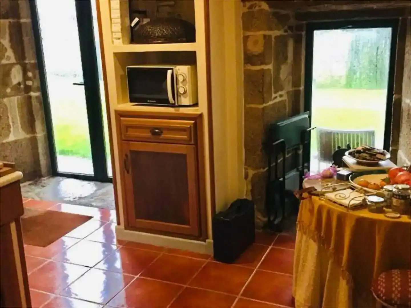 Cuina de Casa o xalet en venda en Meis amb Jardí privat, Piscina i Moblat