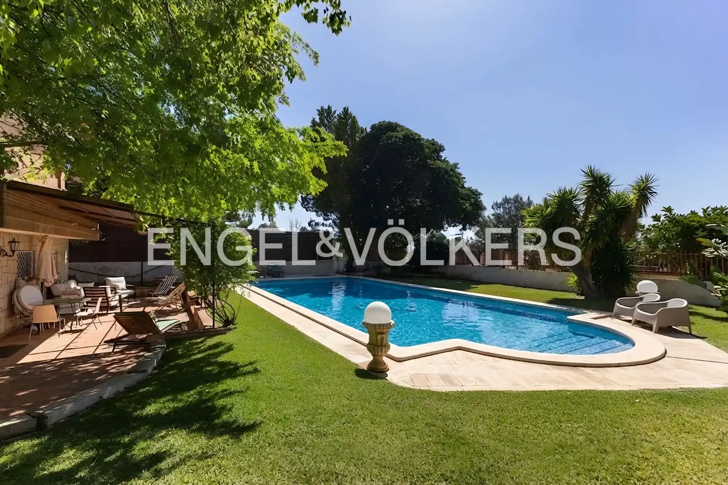 Swimming pool of Houses for rent in Riba-roja de Túria  with Air Conditioner, Heating and Private garden