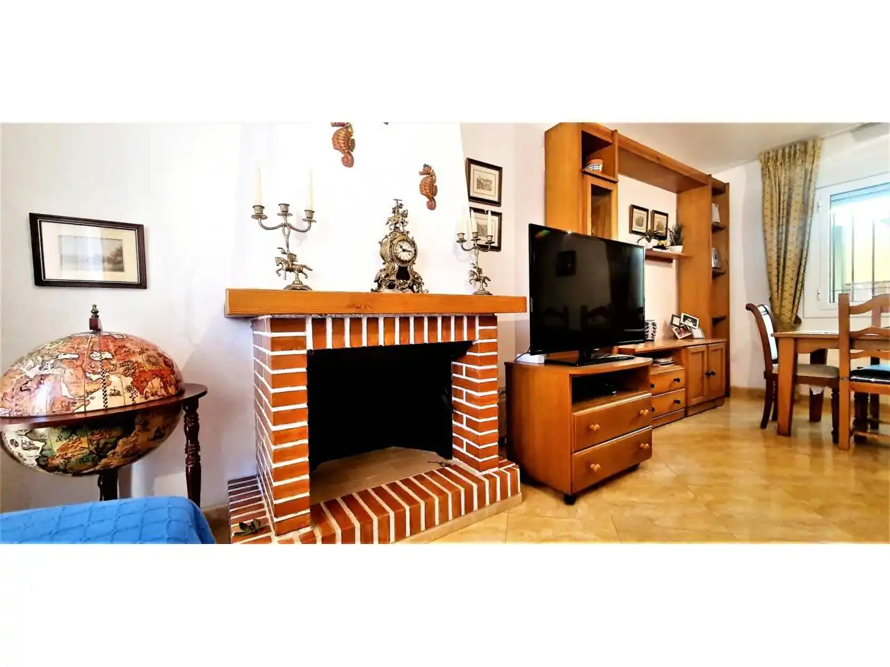 Living room of Detached homes for sale in Roquetas de Mar  with Terrace, Furnished and Community pool