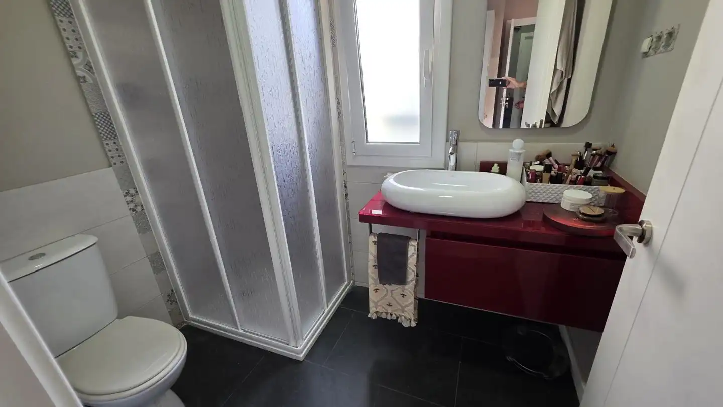 Bathroom of Houses for share in Terrassa  with Furnished, Oven and Washing machine