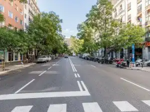 Außenansicht von Wohnung zur Miete in Madrid mit Klimaanlage, Heizung und Möbliert