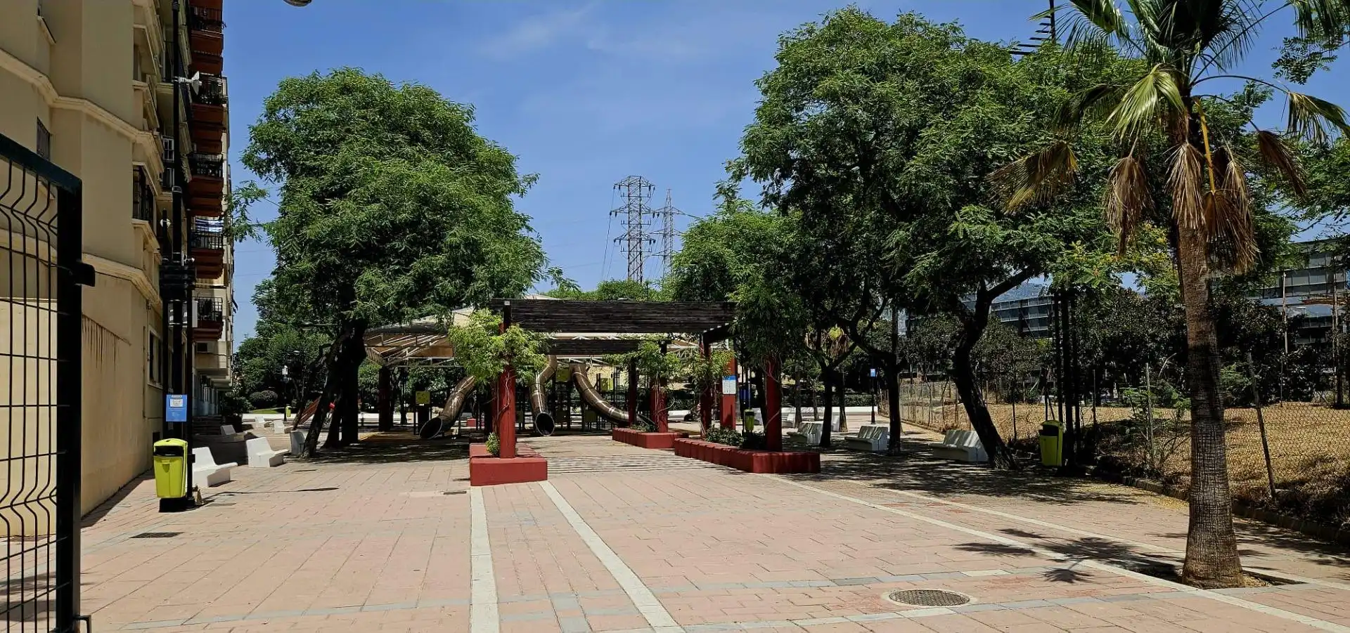 Vista exterior de Piso en venta en Fuengirola con Terraza y Balcón