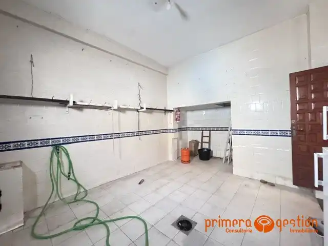 Cuina de Casa o xalet en venda en Carmona amb Aire condicionat i Calefacció