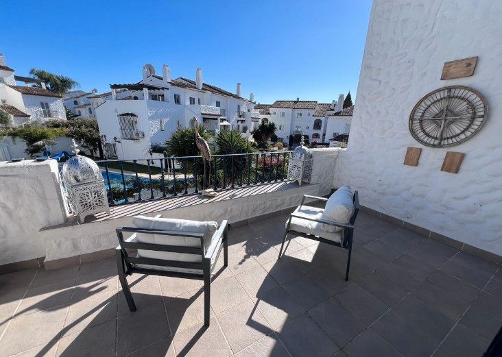 Exterior view of Single-family semi-detached for sale in Estepona  with Air Conditioner, Heating and Private garden