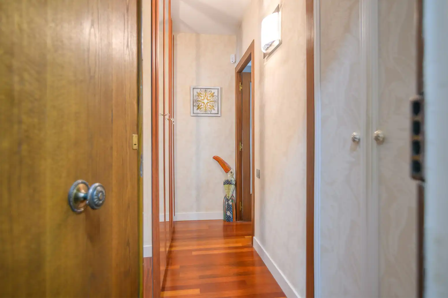 Wohnung zum Verkauf in Barcelona mit Heizung, Parkett und Balkon