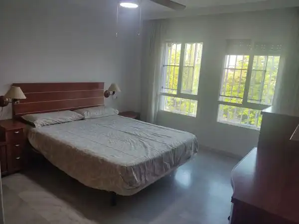 Schlafzimmer von Einfamilien-Reihenhaus zur Miete in Granada mit Klimaanlage, Privatgarten und Möbliert