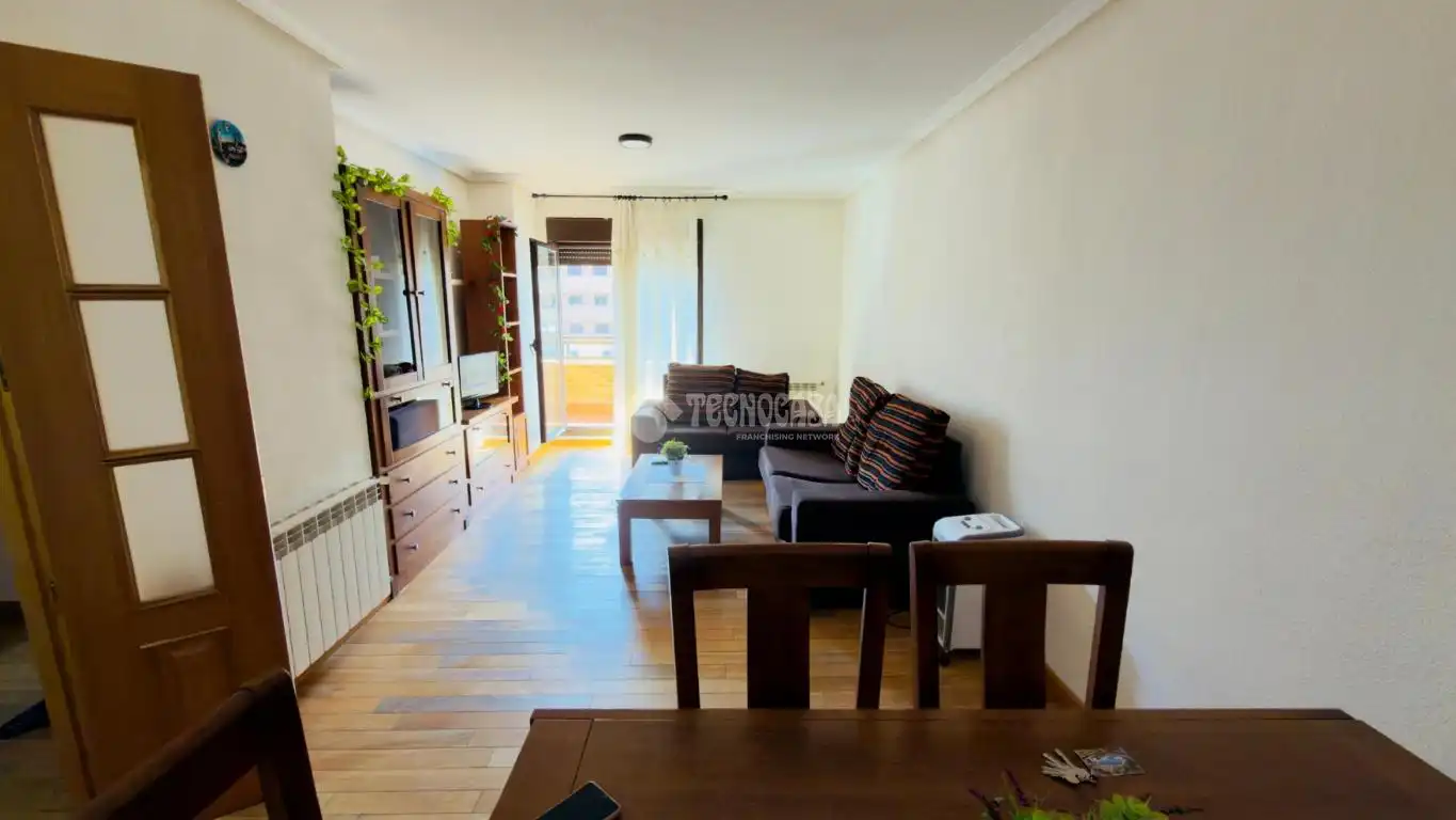 Sala de estar de Piso en venta en Seseña con Calefacción, Terraza y Piscina comunitaria