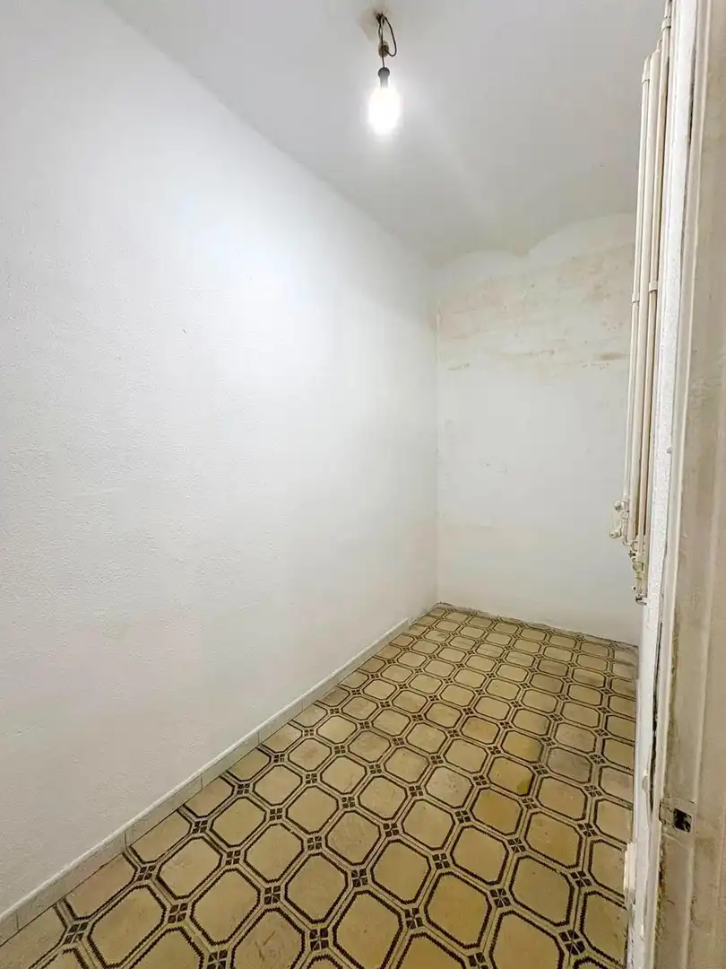 Piso en venta en Barcelona con Balcón