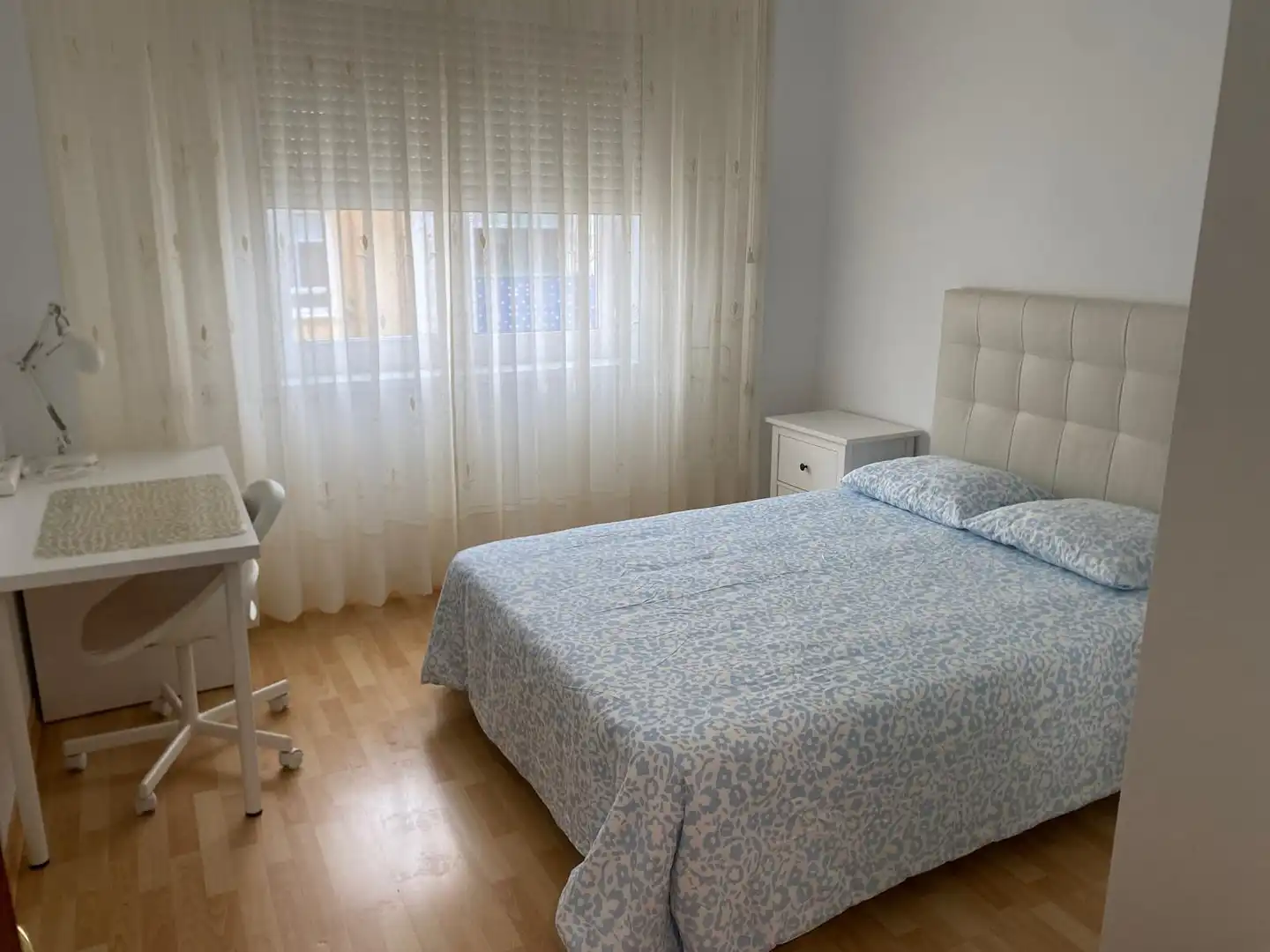 Dormitori de Pis en venda en A Coruña Capital  amb Moblat, Forn i Rentadora