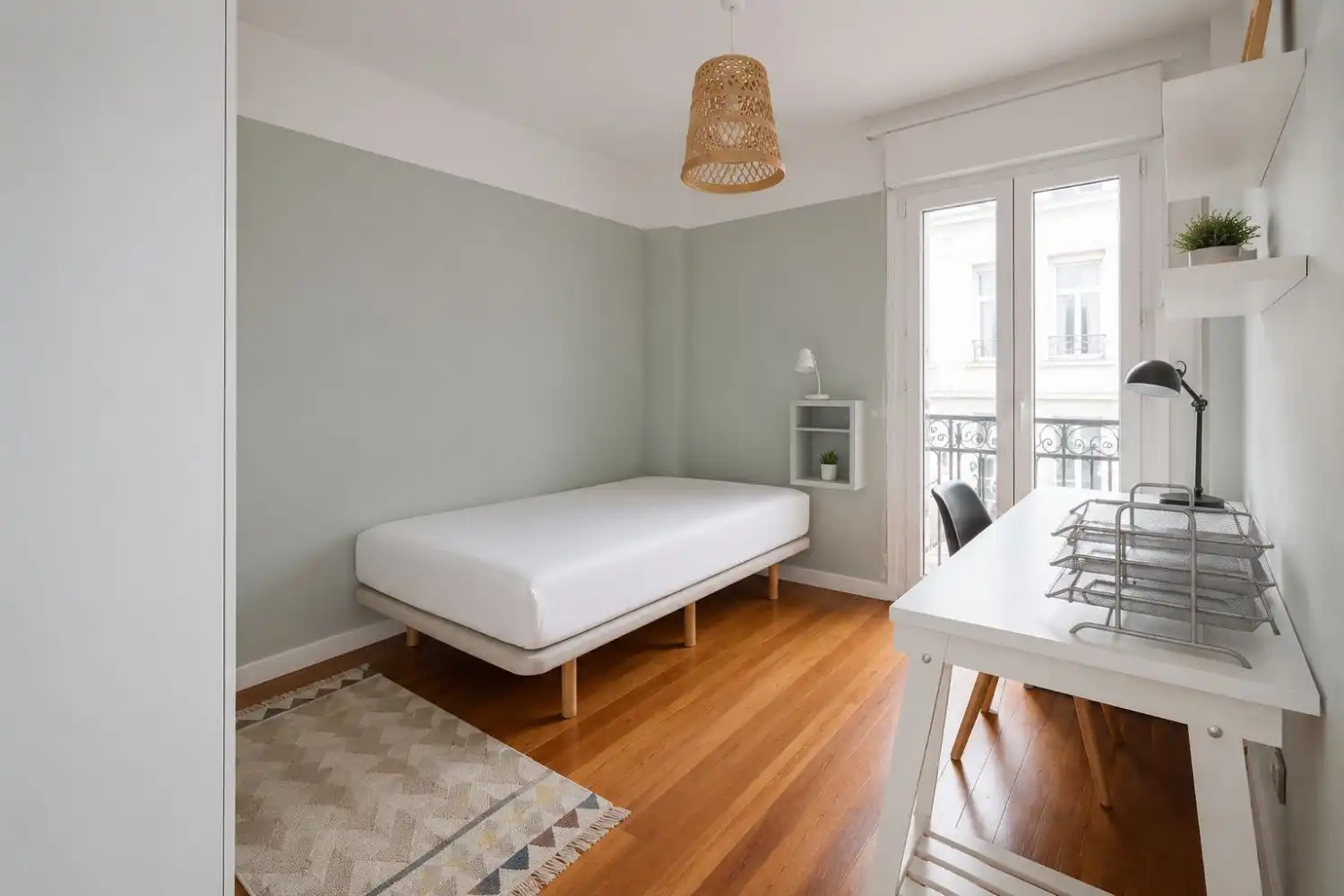 Habitación de Piso de alquiler en Vitoria - Gasteiz con Calefacción, Parquet y Amueblado