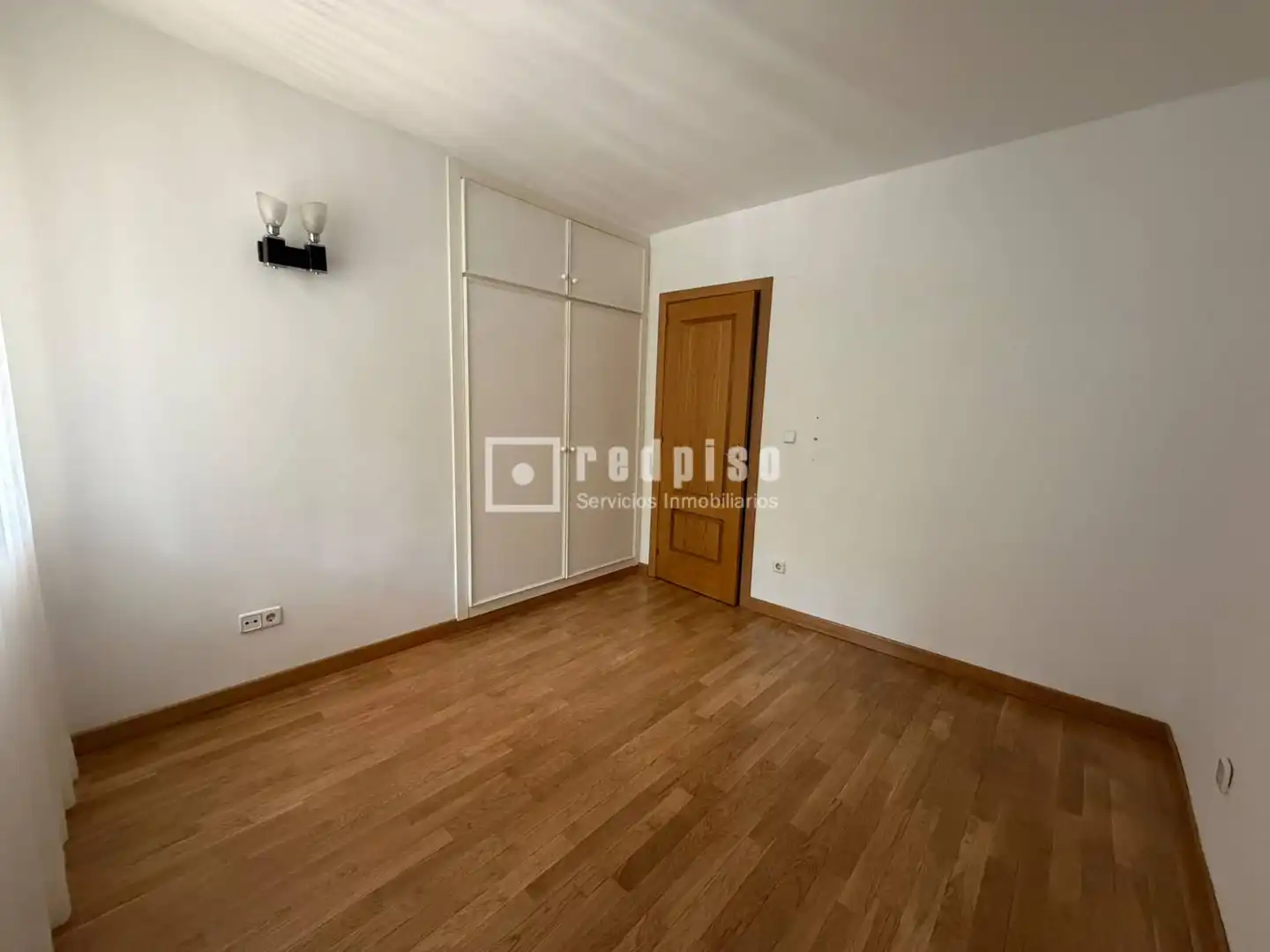 Bedroom of Flat for rent in Madrid  with Air Conditioner, Parquet flooring and Terrace