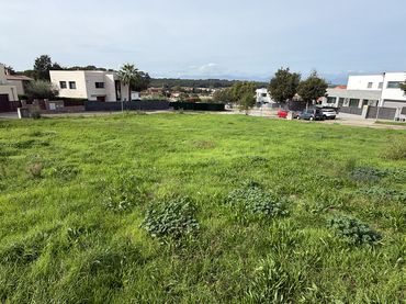 Wohnbaugrundstück zum Verkauf in Carrer Lluis Companys