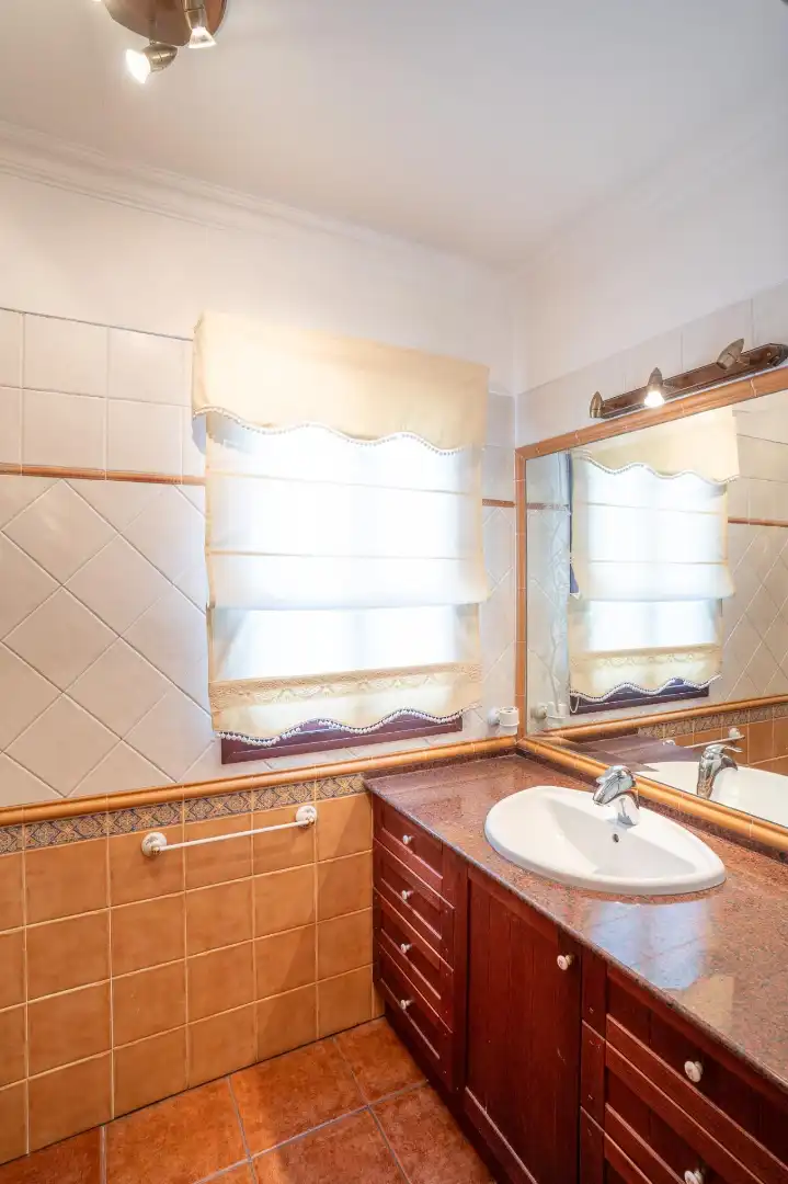 Baño de Edificio en venta en San Cristóbal de la Laguna con Alarma