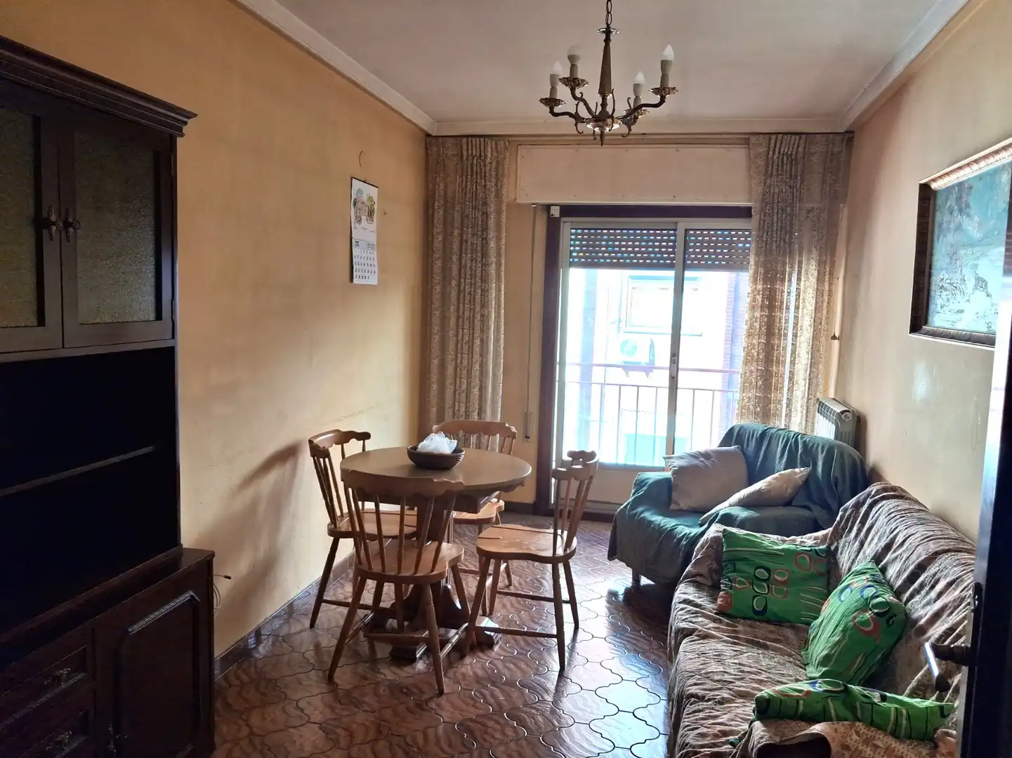 Living room of Flat for sale in Zaragoza  with Heating, Terrace and Storage room