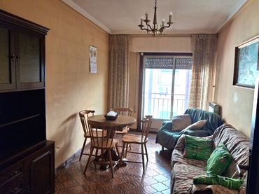 Flat with balcony for sale in Calle de Don Pedro de Luna