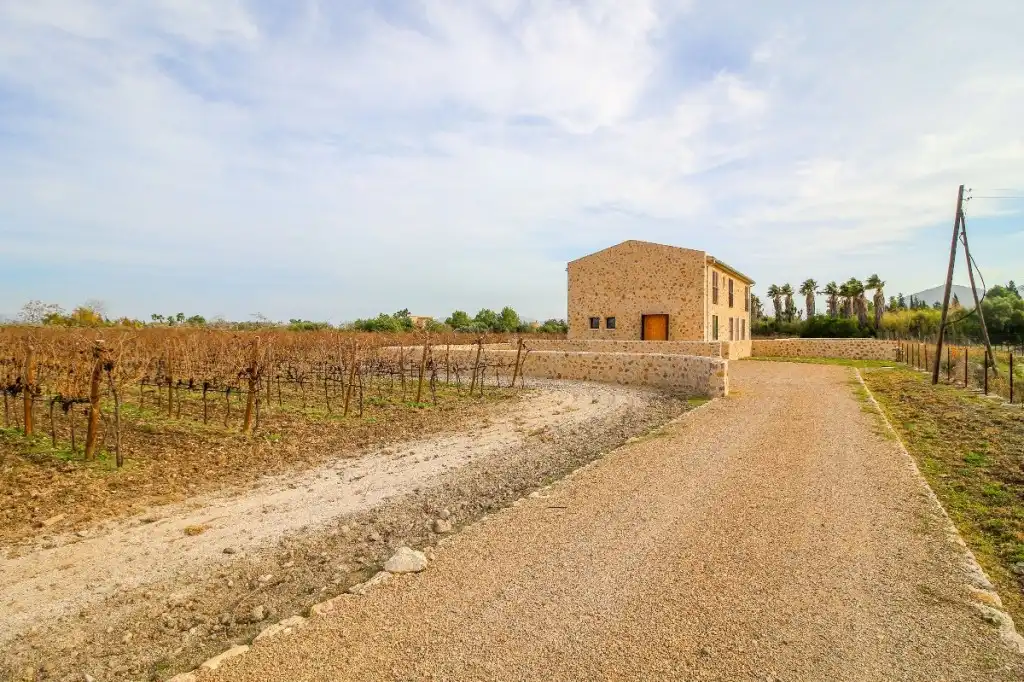 Vista exterior de Finca rústica en venda en Alcúdia amb Aire condicionat, Calefacció i Jardí privat
