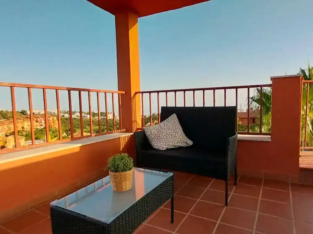 Terrasse von Wohnung zur Miete in Marbella mit Klimaanlage, Privatgarten und Schwimmbad