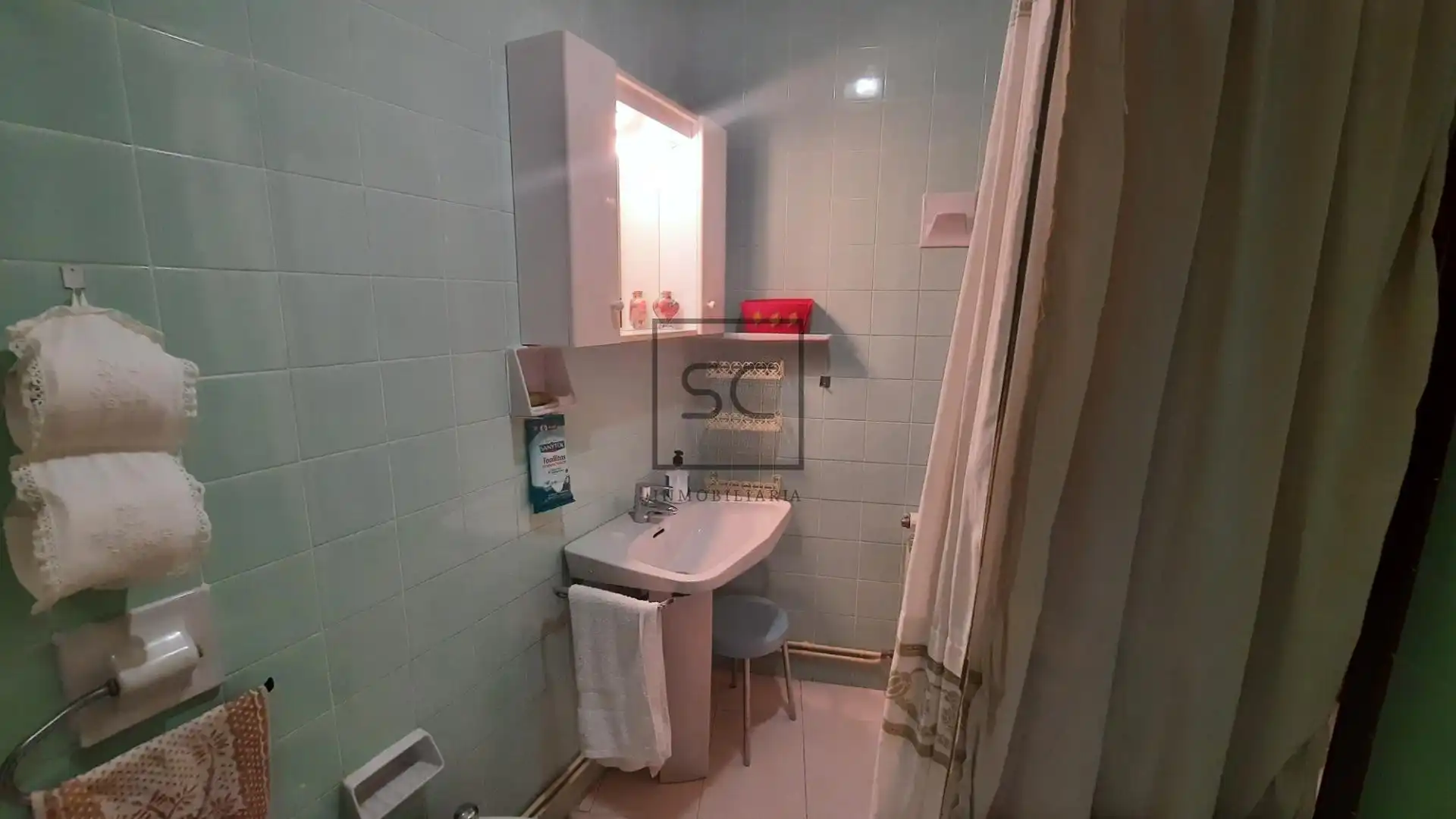 Badezimmer von Wohnung zur Miete in Ferrol mit Heizung, Terrasse und Möbliert