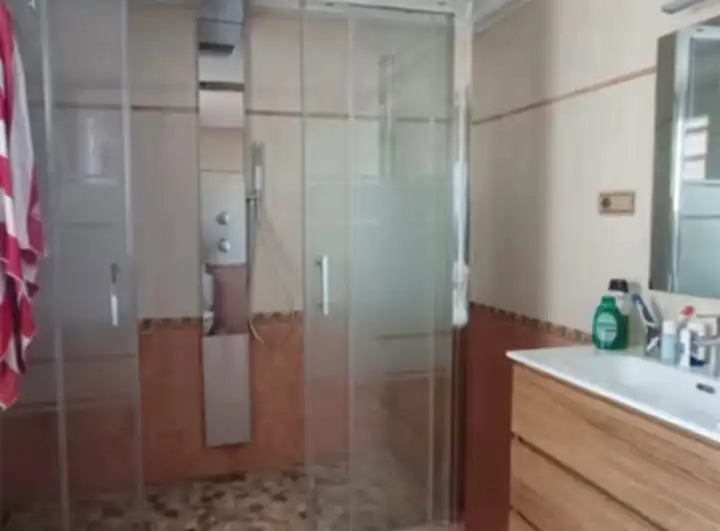 Badezimmer von Wohnung zum Verkauf in Alginet mit Parkett, Ofen und Balkon