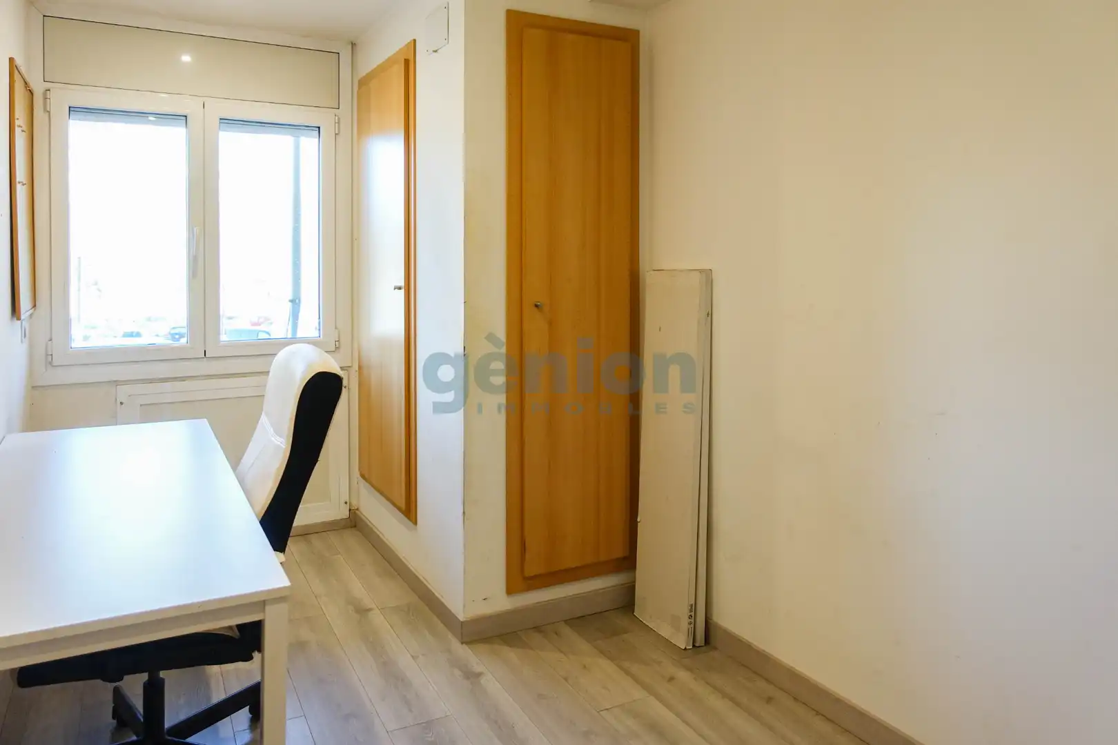 Bedroom of Flat for sale in Girona  with Air Conditioner and Heating