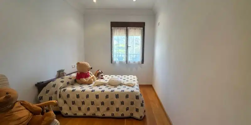 Dormitori de Casa adosada en venda en Villanueva del Trabuco amb Aire condicionat, Terrassa i Traster
