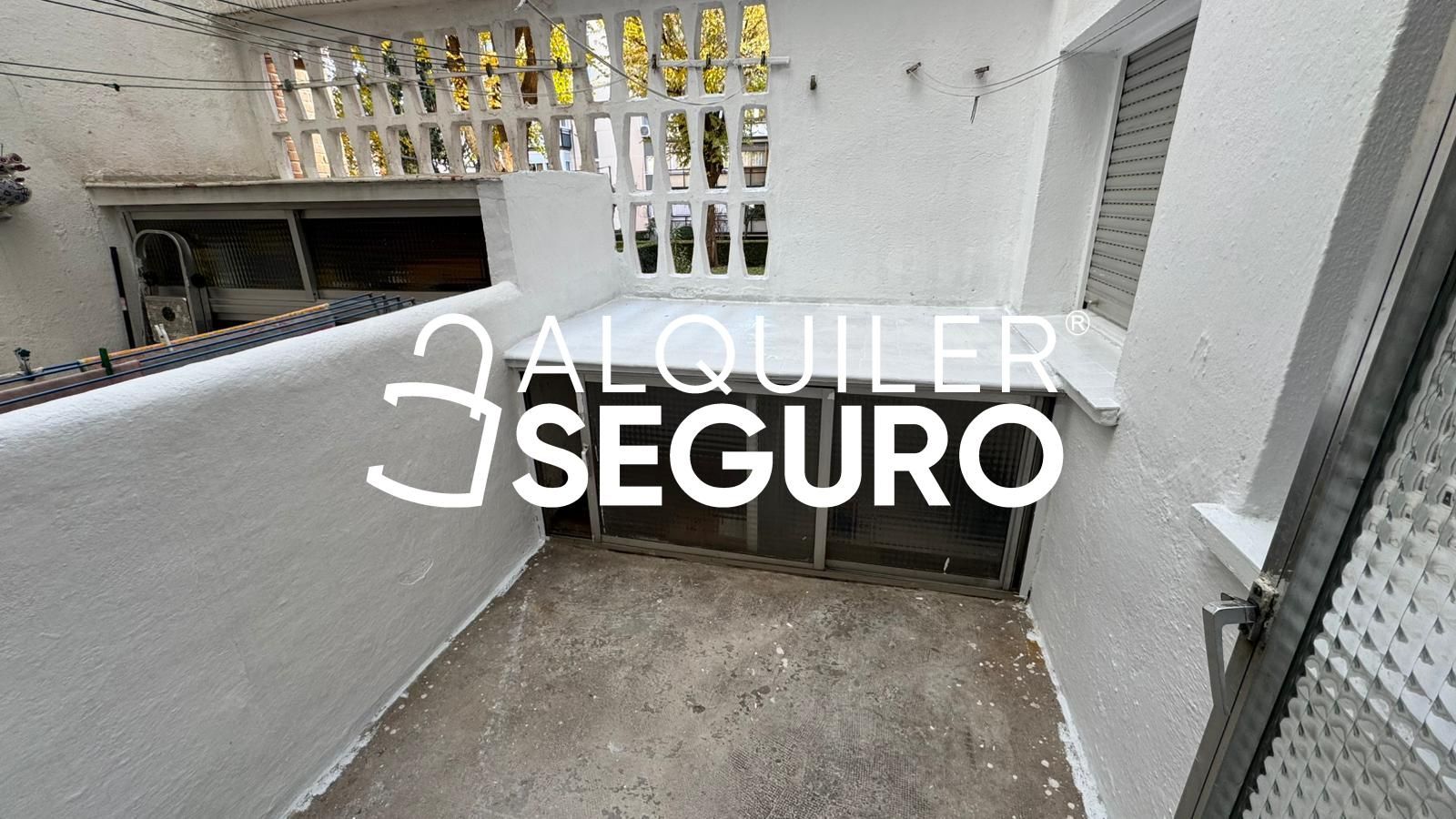 Vista exterior de Pis de lloguer en  Madrid Capital amb Calefacció, Terrassa i Moblat