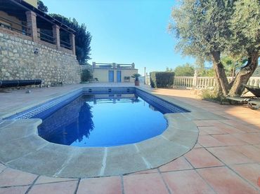 Casa rústica amb piscina en venda a Vélez de Benaudalla