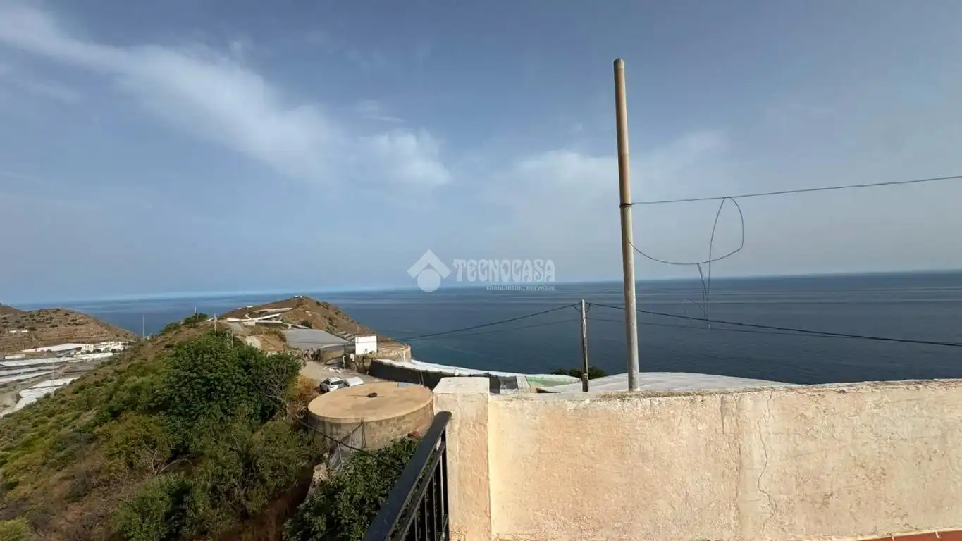 Casa adosada en venta en Rubite con Calefacción y Balcón