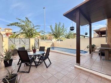 Villa mit Balkon zur Miete in El Mojón