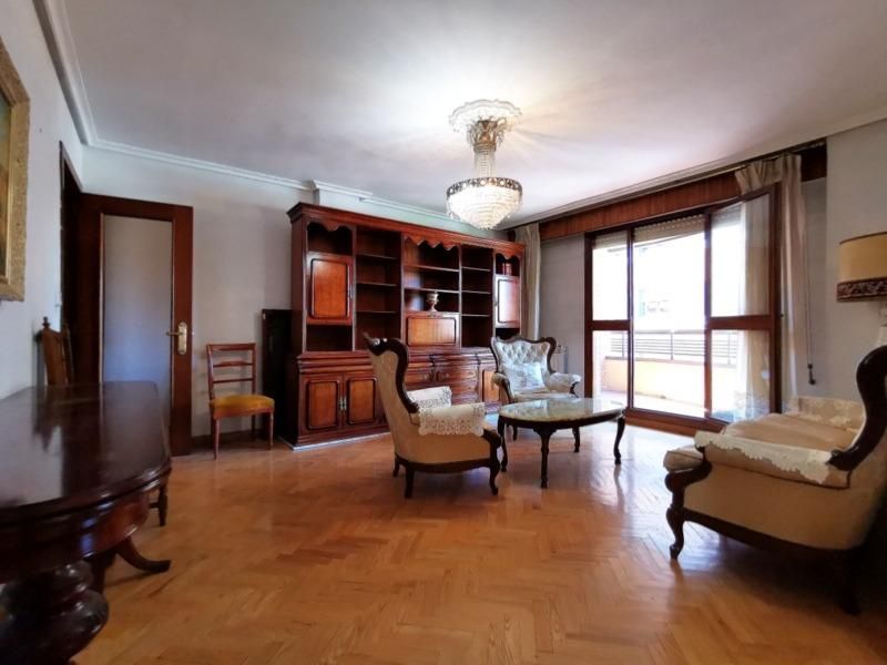 Sala de estar de Piso en venta en Valladolid Capital con Calefacción, Parquet y Terraza