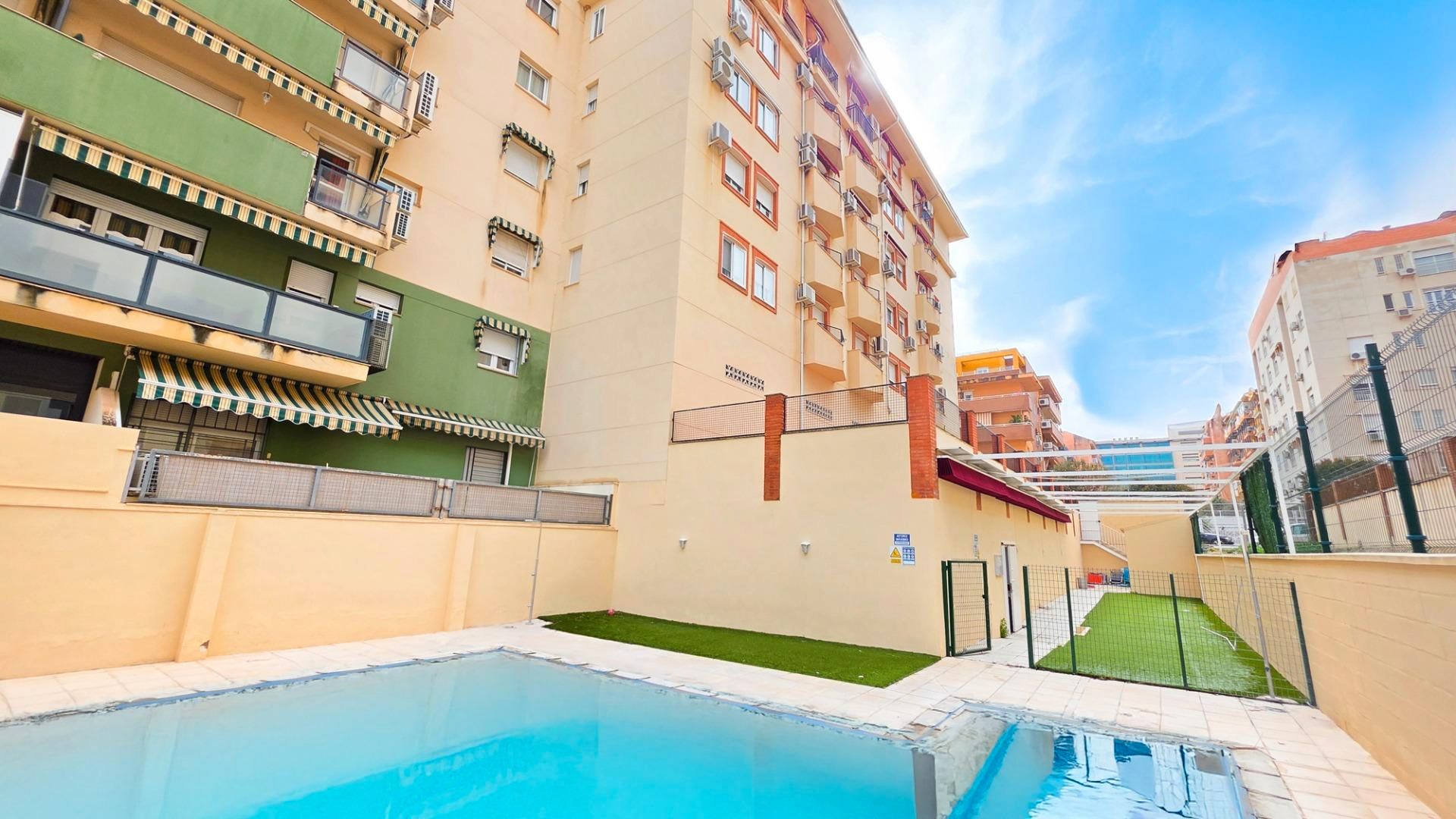 Swimming pool of Flat for sale in  Jaén Capital  with Air Conditioner, Heating and Storage room