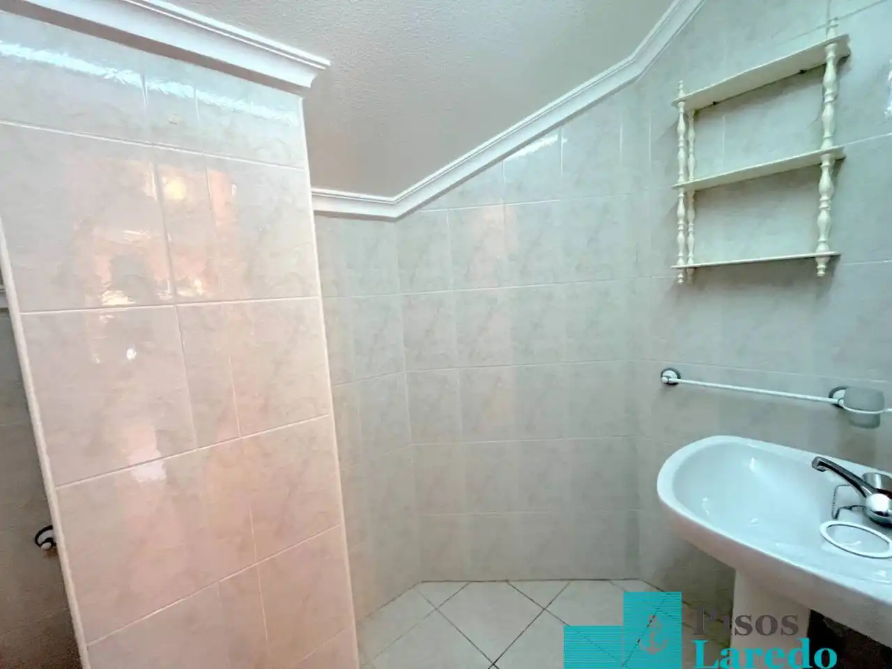 Baño de Dúplex en venta en Noja con Calefacción y Terraza