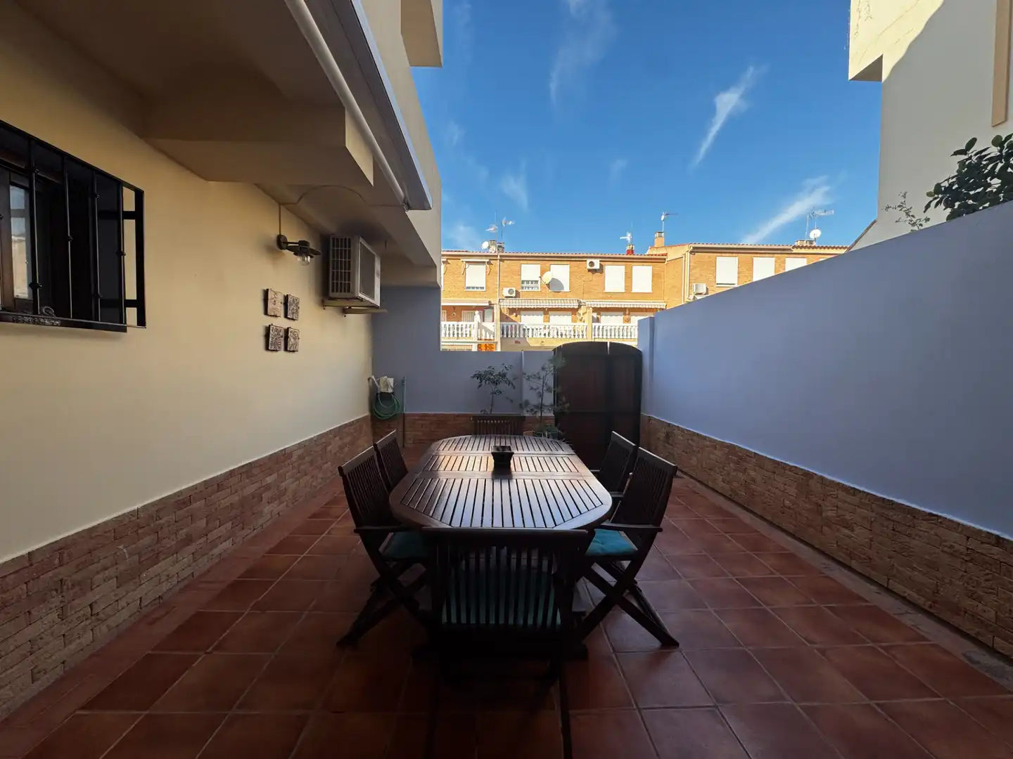 Terrasse von Einfamilien-Reihenhaus zum Verkauf in Canet d'En Berenguer mit Klimaanlage, Heizung und Terrasse