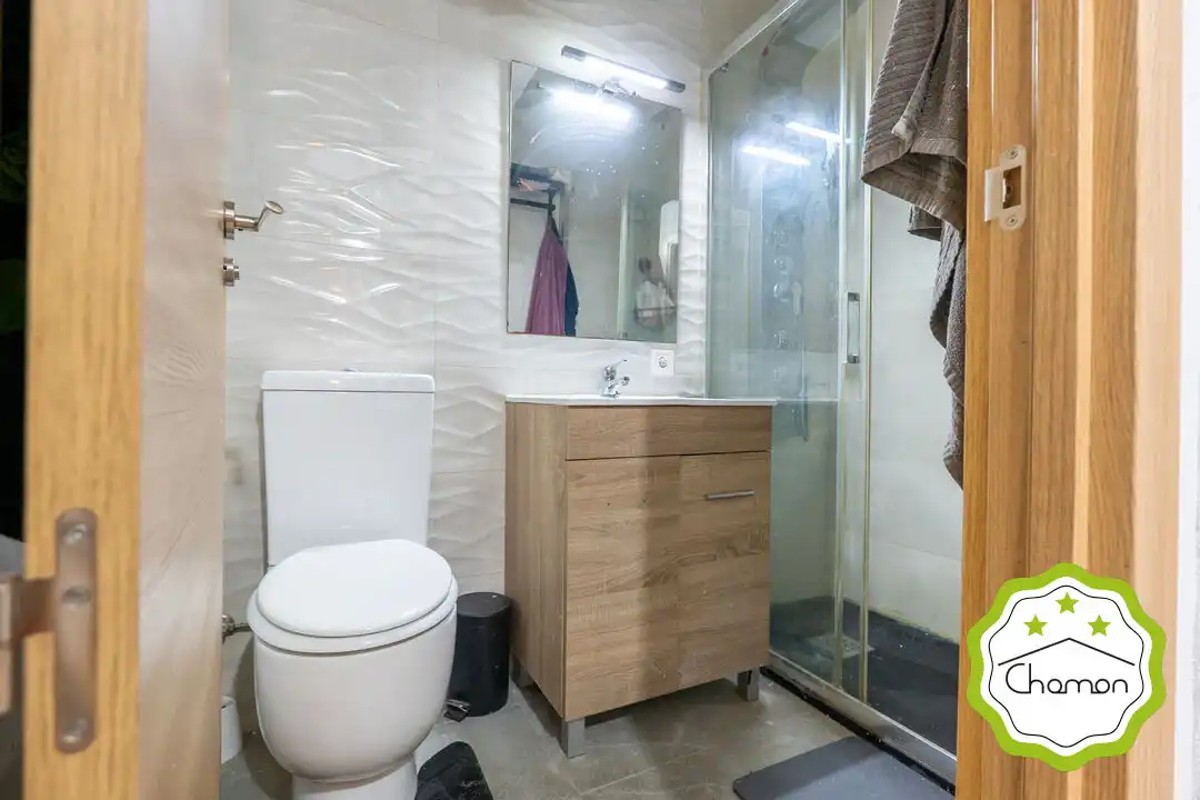 Bathroom of Flat for sale in Bilbao   with Private garden and Storage room