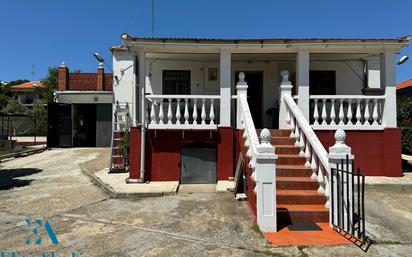 Vista exterior de Casa o xalet en venda en Camarma de Esteruelas amb Terrassa, Piscina i Balcó