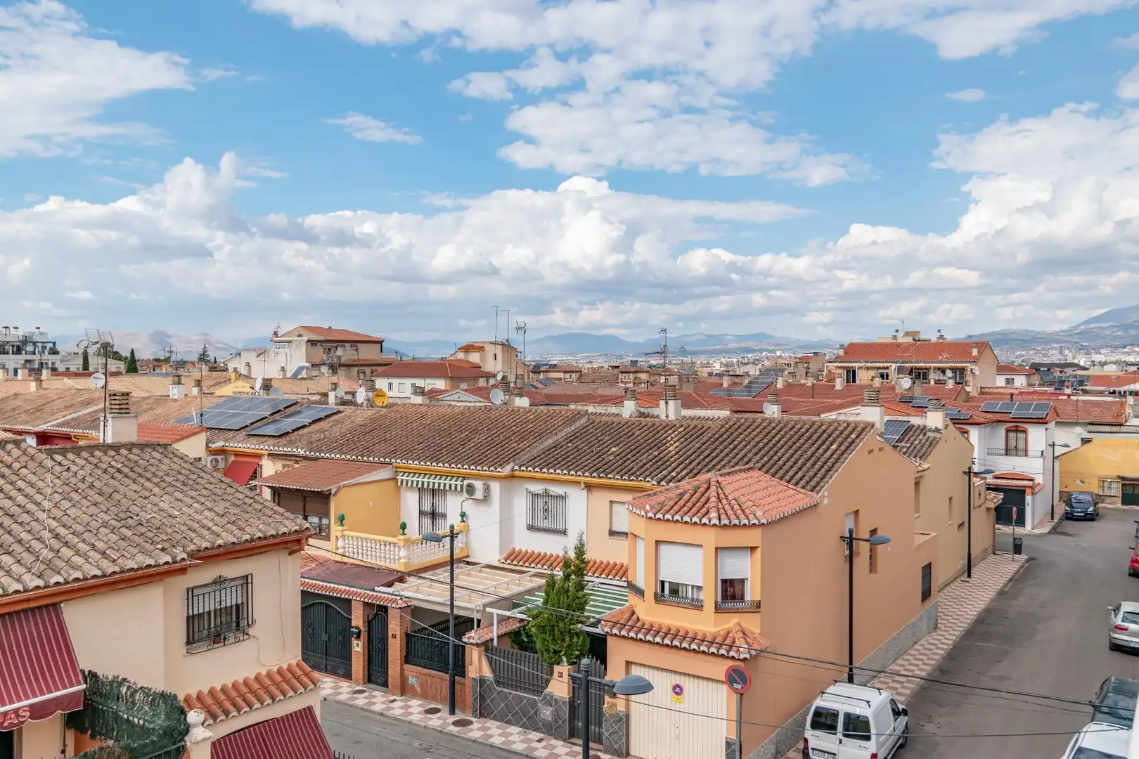 Vista exterior de Piso en venta en Armilla