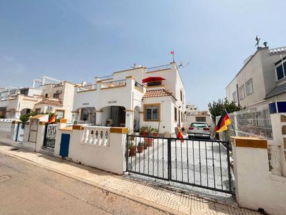 Vista exterior de Dúplex en venda en Orihuela amb Aire condicionat, Terrassa i Piscina