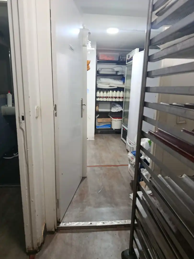Cocina de Local en venta en Madrid con Aire acondicionado, Calefacción y Amueblado