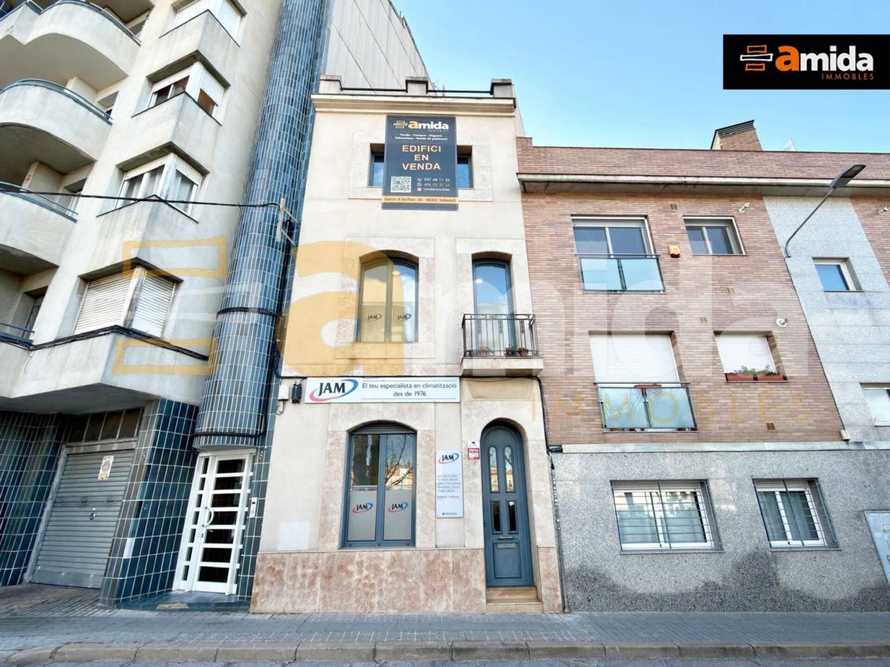 Exterior view of Building for sale in Sabadell