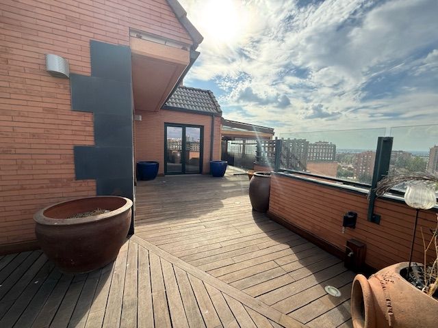 Terraza de Ático de alquiler en  Madrid Capital con Aire acondicionado, Calefacción y Parquet